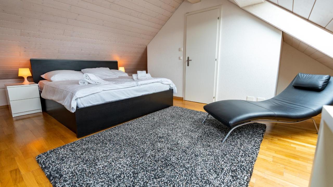 Los Lorentes Residences Bulle Phòng bức ảnh